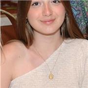 Imparto clases de francés a niños completamente personalizadas. Tengo la nacionalidad francesa y he cursado toda mi escolaridad en el Liceo Francés de Valencia.